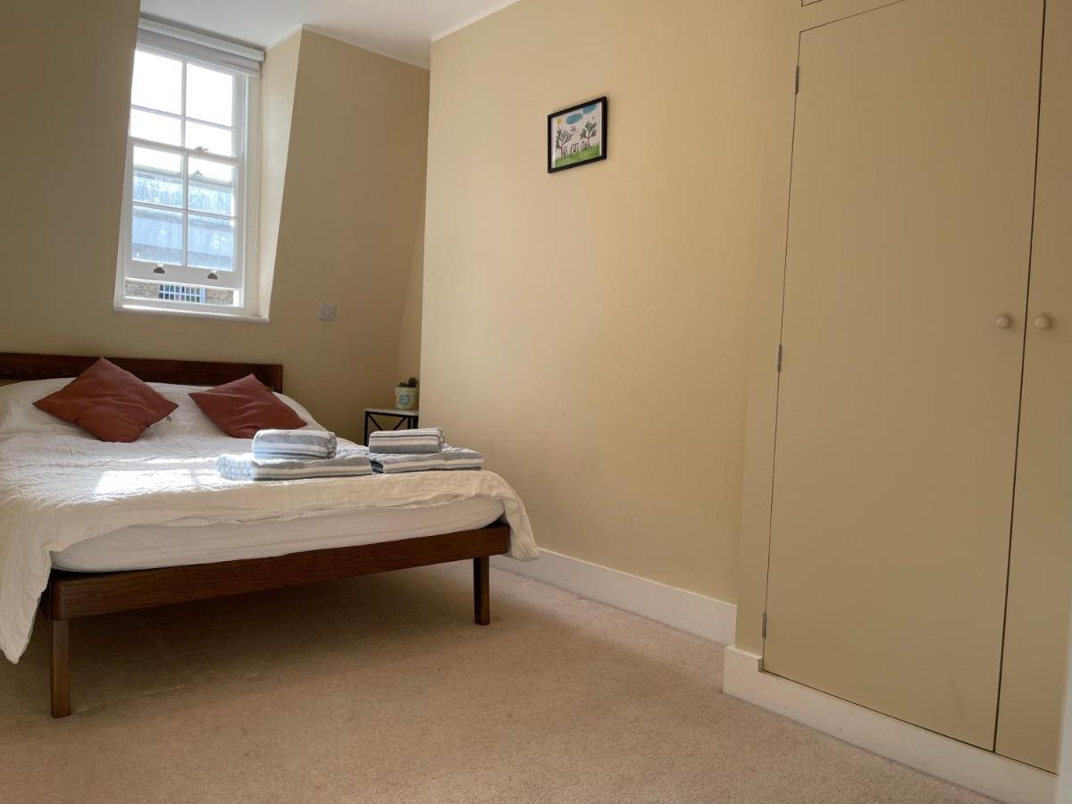 Penguin Flat Apartment London